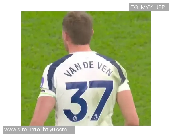 热刺主场失利西汉姆新援索萨赛后更衣室与队友互动